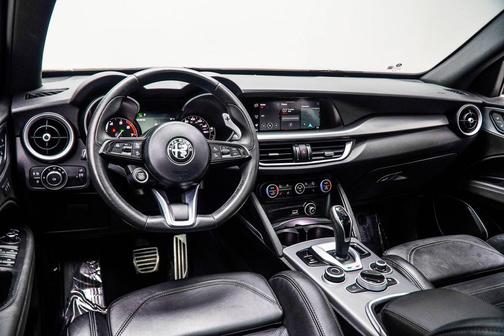 2023 Alfa Romeo Stelvio Veloce AWD