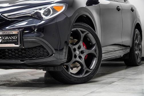 2023 Alfa Romeo Stelvio Veloce AWD