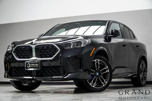 Black Sapphire Metallic 2025 BMW X2 xDrive28i