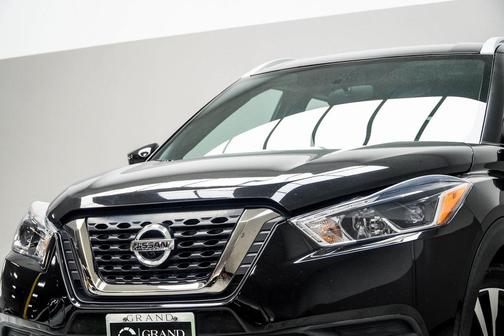 2019 Nissan Kicks SR