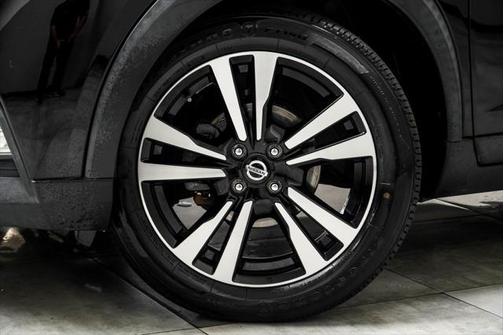 2019 Nissan Kicks SR
