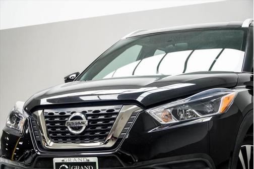 2019 Nissan Kicks SR