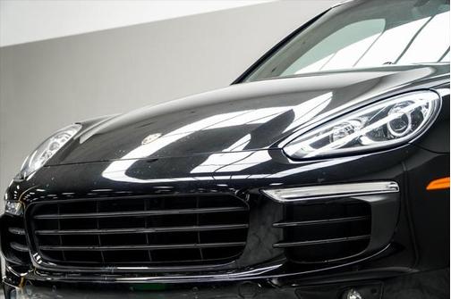 2018 Porsche Cayenne Base