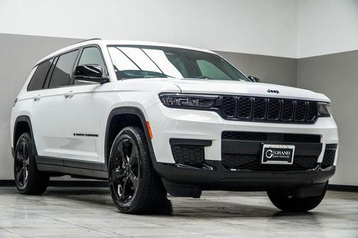 Bright White Clearcoat 2022 Jeep Grand Cherokee L Altitude