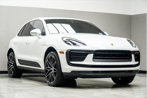 2022 Porsche Macan Base