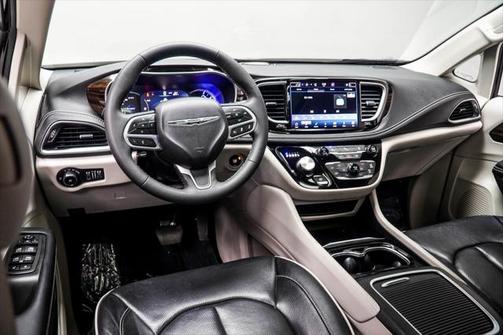 2023 Chrysler Pacifica Hybrid Limited