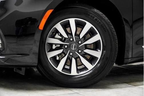 2023 Chrysler Pacifica Hybrid Limited