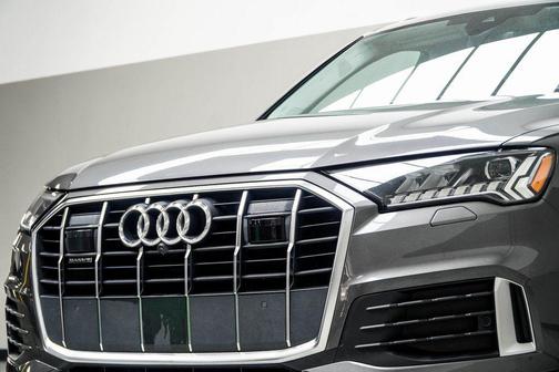 2024 Audi Q7 45 Premium Plus