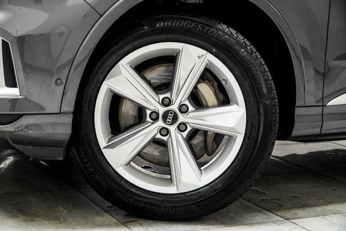 2024 Audi Q7 45 Premium Plus