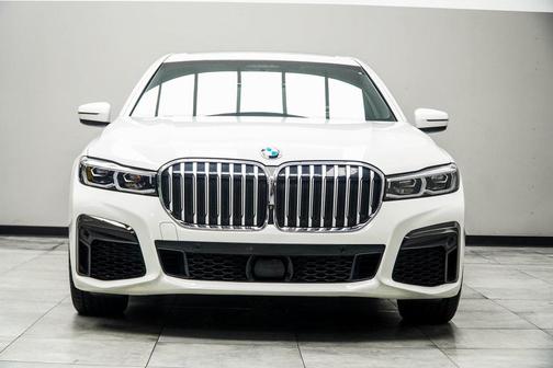 2021 BMW 740 xDrive