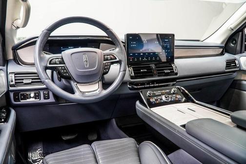 2023 Lincoln Navigator Black Label