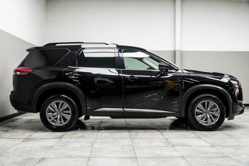 2025 Nissan Pathfinder SV 4WD