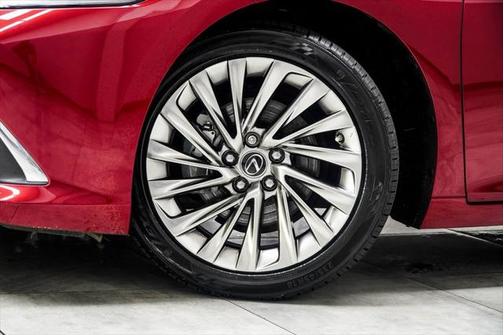 2021 Lexus ES 300h Ultra Luxury