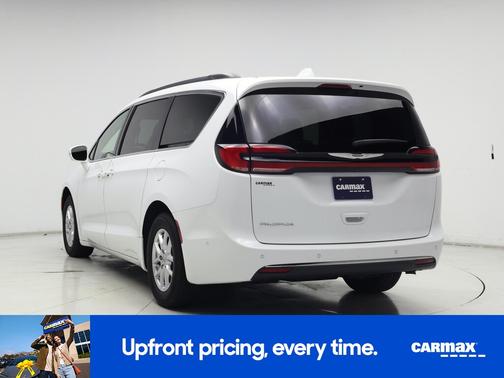 White 2022 Chrysler Pacifica Touring L