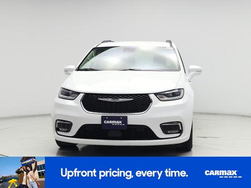 White 2022 Chrysler Pacifica Touring L