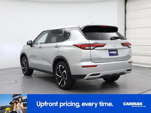 2023 Mitsubishi Outlander SE