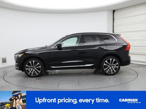 2023 Volvo XC60 B5 Ultimate Dark Theme
