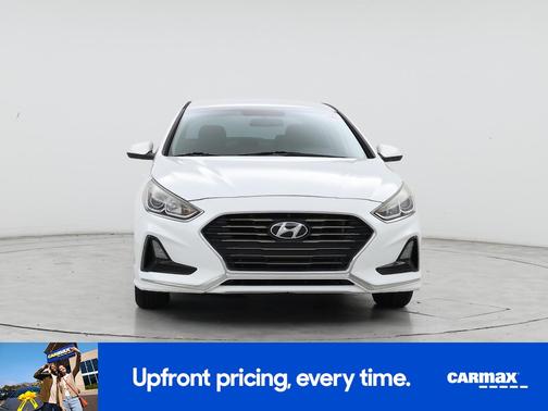 White 2018 Hyundai SONATA SE