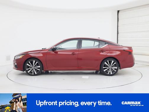 Red 2022 Nissan Altima SR