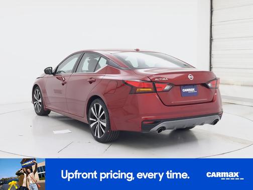 Red 2022 Nissan Altima SR