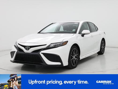 White 2023 Toyota Camry SE