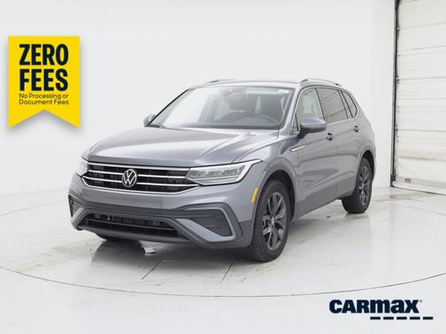 Gray 2024 Volkswagen Tiguan SE