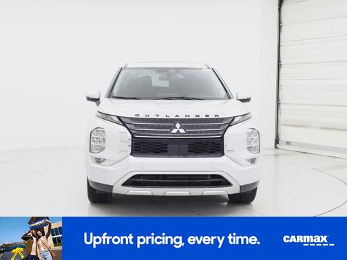 White 2022 Mitsubishi Outlander SE