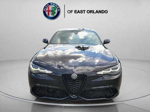 Vulcano Black Metallic 2025 Alfa Romeo Giulia Intensa RWD