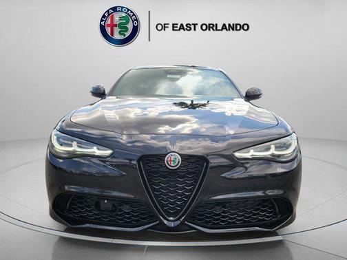 Vulcano Black Metallic 2025 Alfa Romeo Giulia Intensa RWD