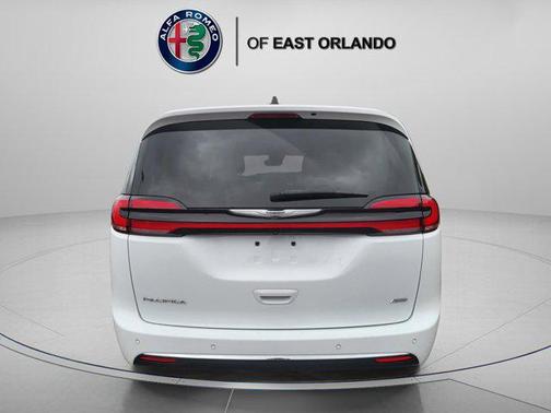 Bright White Clearcoat 2023 Chrysler Pacifica Touring L