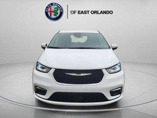 Bright White Clearcoat 2023 Chrysler Pacifica Touring L