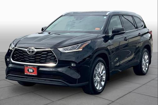 Midnight Black Metallic 2022 Toyota Highlander Limited