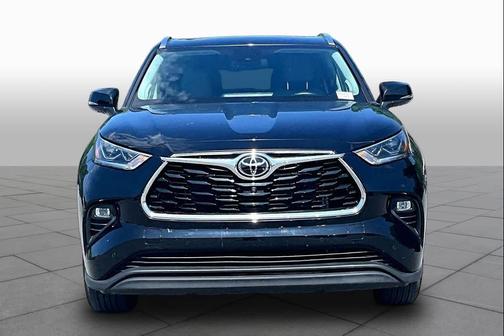 Midnight Black Metallic 2022 Toyota Highlander Limited