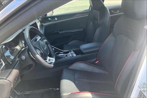 Glacial White Pearl 2022 Kia K5 GT