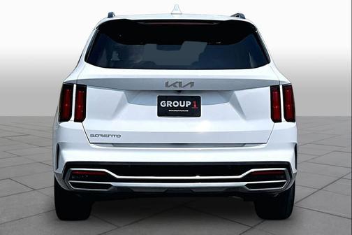 Glacial White Pearl 2023 Kia Sorento SX
