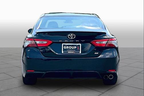 Midnight Black Metallic 2018 Toyota Camry SE