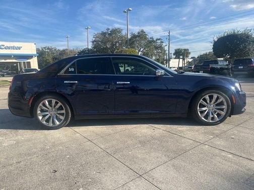 2017 Chrysler 300C Base