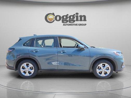 Pearl 2024 Honda HR-V LX