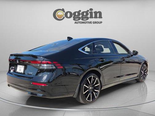 Crystal Black Pearl 2025 Honda Accord Hybrid Touring