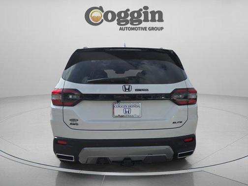 Platinum White Pearl 2026 Honda Pilot Elite