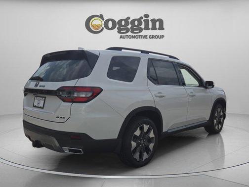 Platinum White Pearl 2026 Honda Pilot Elite