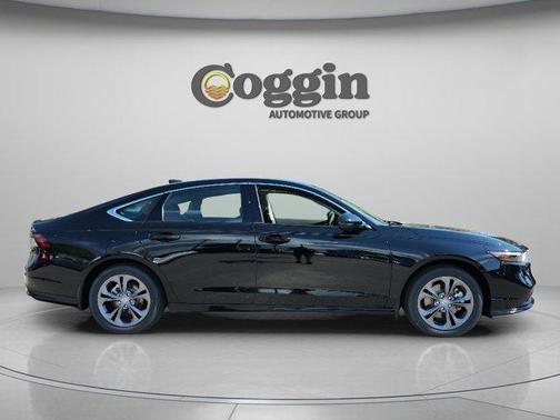 Crystal Black Pearl 2026 Honda Accord Hybrid EX-L