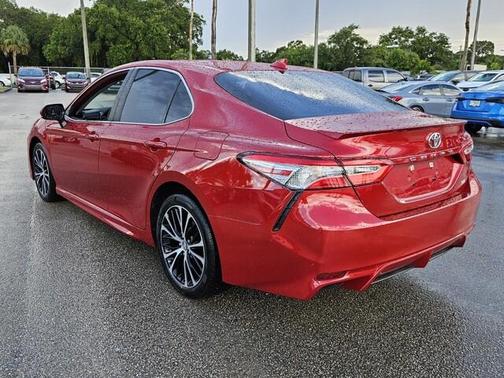 2020 Toyota Camry SE