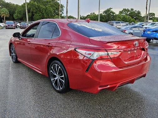 2020 Toyota Camry SE