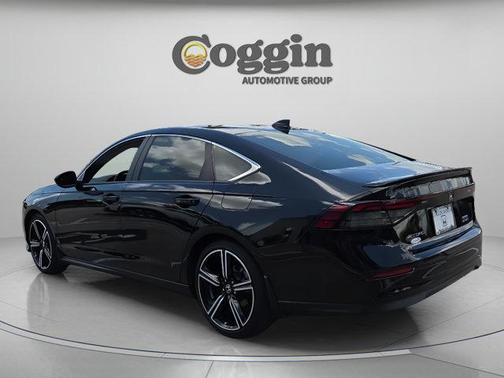 Crystal Black Pearl 2023 Honda Accord Hybrid Sport