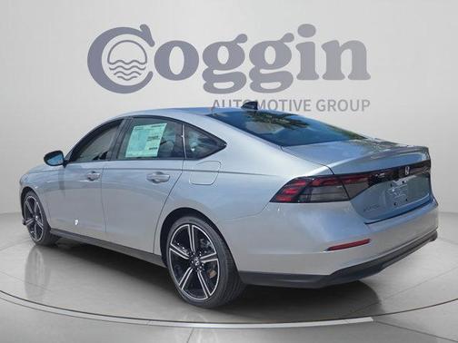 Solar Silver Metallic 2026 Honda Accord SE