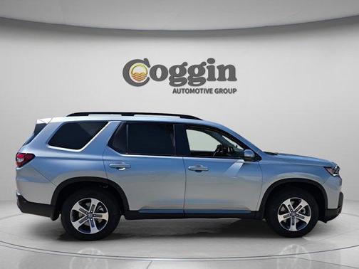 Solar Silver Metallic 2026 Honda Pilot EX-L