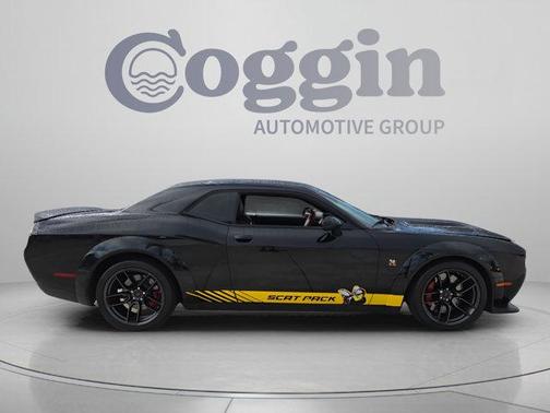 Pitch Black Clearcoat 2022 Dodge Challenger R/T Scat Pack