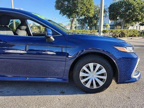 2024 Toyota Camry Hybrid LE