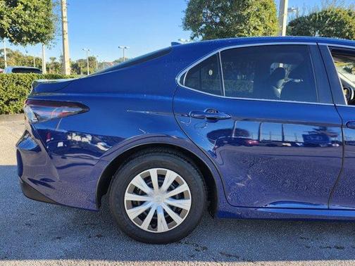 2024 Toyota Camry Hybrid LE